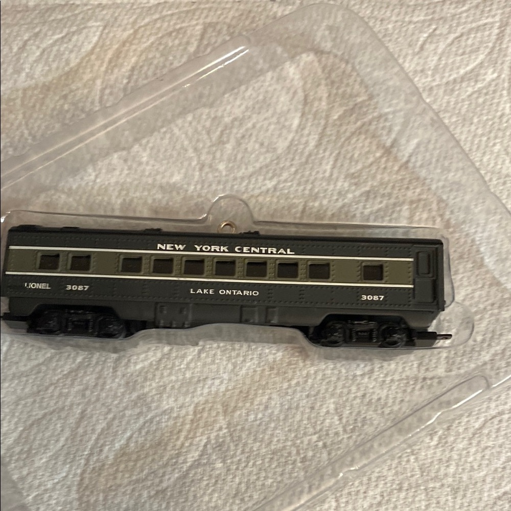 2008 Lionel New York Central Passenger Car 3087 Hallmark Ornament